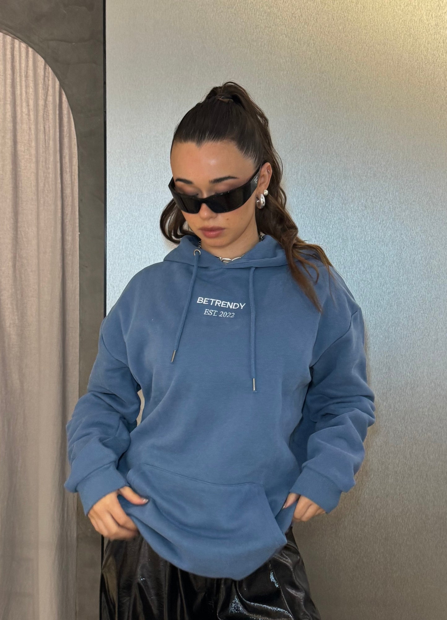 HOODIE 001