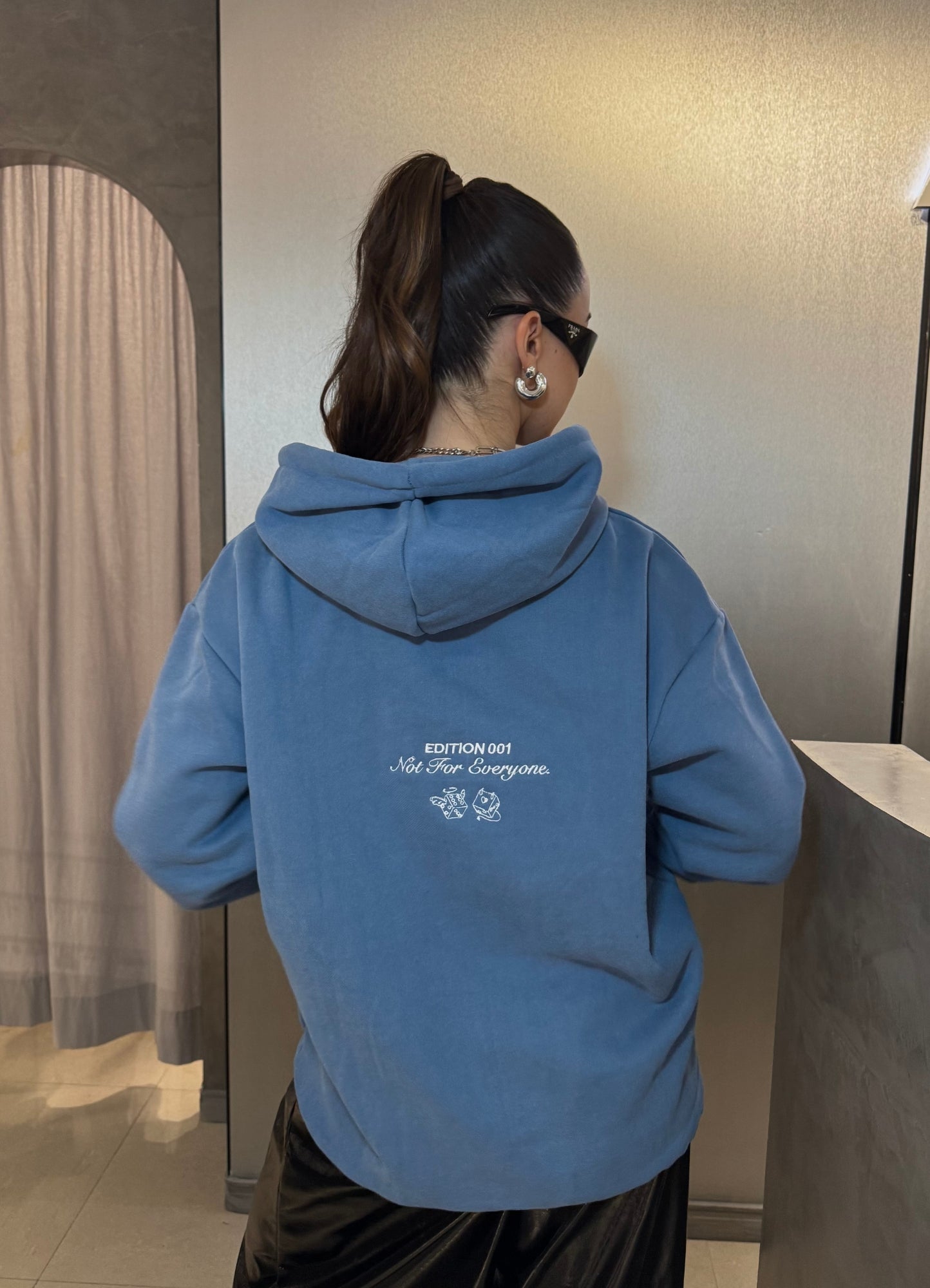 HOODIE 001