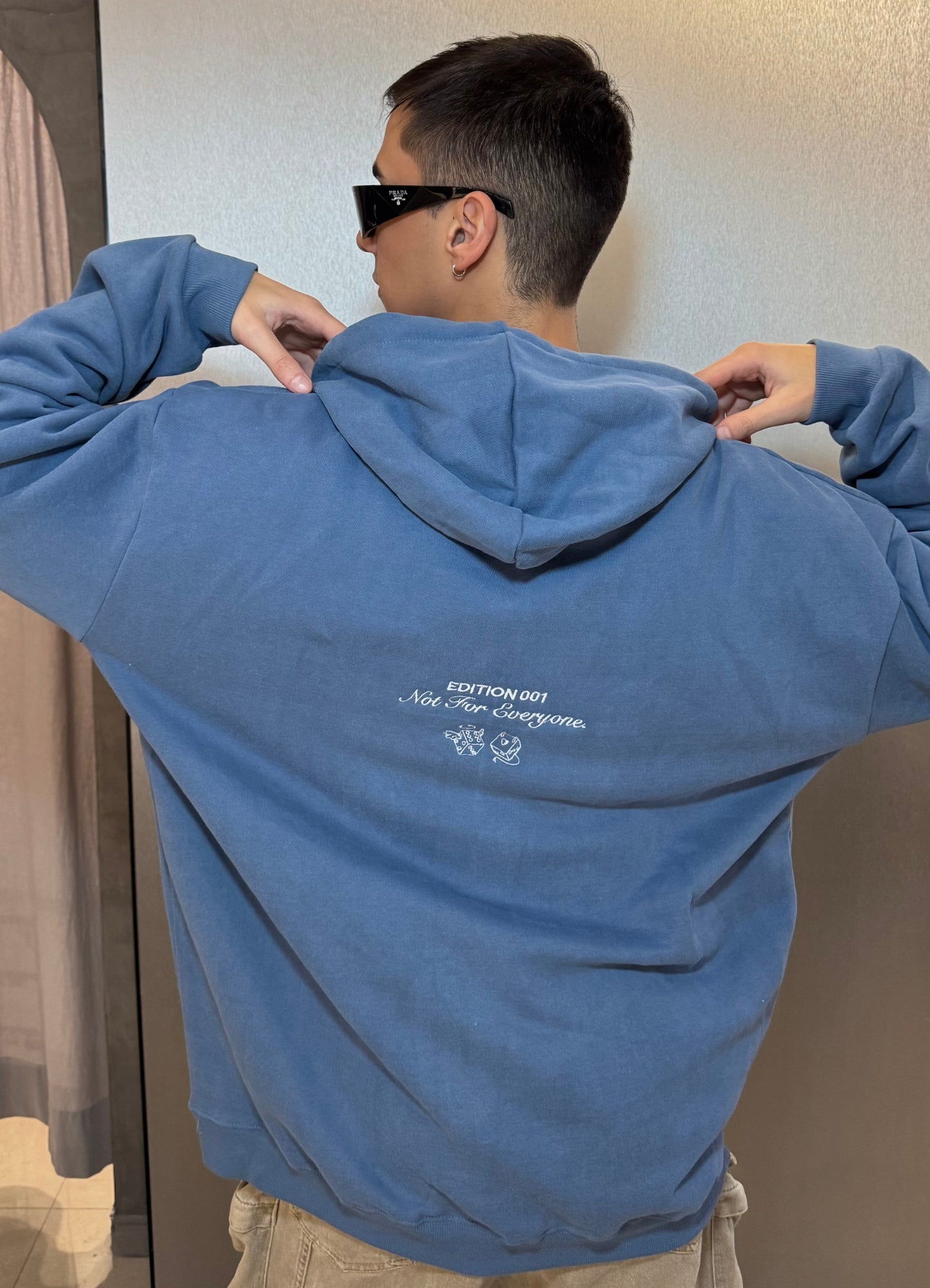 HOODIE 001